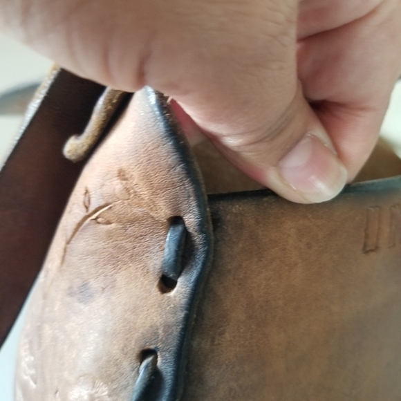 Vintage | Leather Saddle Bag - Picture 5 of 11